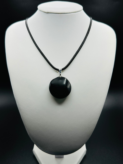 Colgante de piedras preciosas de obsidiana