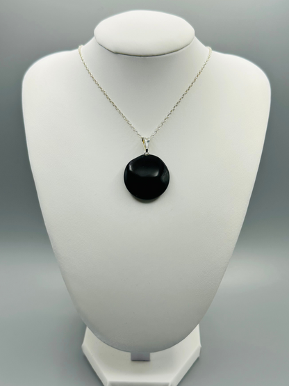 Colgante de piedras preciosas de obsidiana